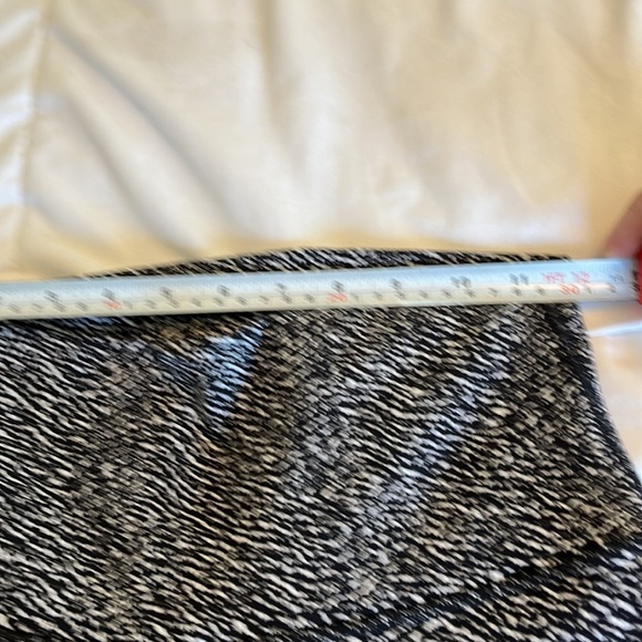 Lululemon Wunder Under
High-rise Black and White Size 6 - Picture 10 of 15